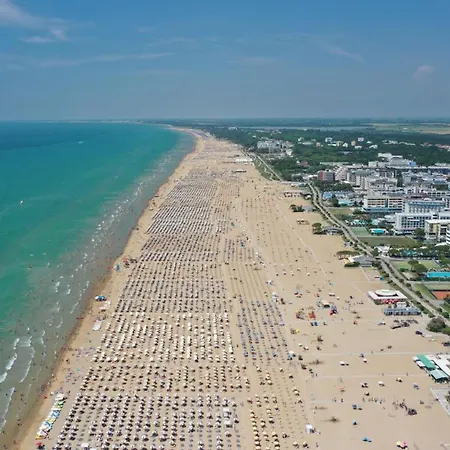 Colourful Flat With Balcony In - Beahost * Bibione